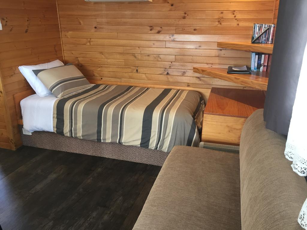 Caveside TAS Accommodation QLD