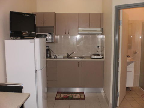 Molika Springs Motel - Accommodation QLD 2