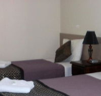 Molika Springs Motel - Accommodation QLD