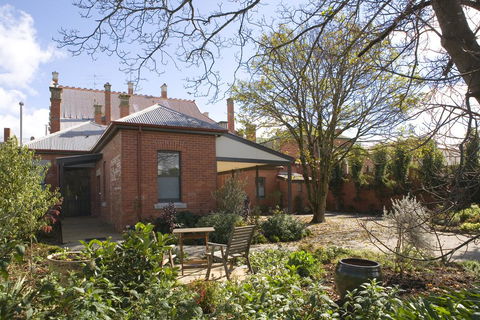 Mollisons - Accommodation QLD 0