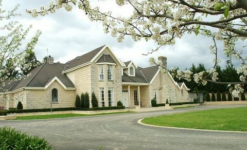 Montfort Manor - Accommodation QLD 0