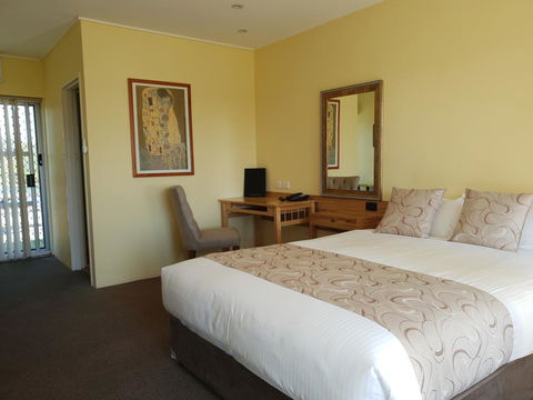 Moon River Motor Inn - Accommodation QLD 3