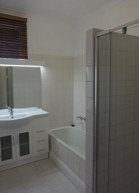 Moonambel Resort Hotel - Accommodation QLD 3
