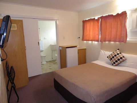 Moondarra Motel - Accommodation QLD 1