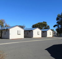 Moonta Bay Cabins - Accommodation QLD