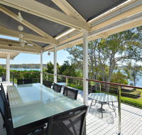 Morisset Bay Waterfront Views Lake House looking over Trinity Marina - Accommodation QLD