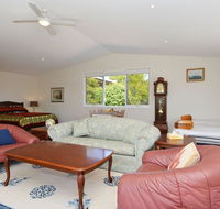 Morisset Waterfront 1bdr Studio looking over Trinity Marina - Accommodation QLD