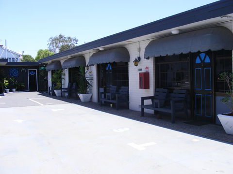 Motel Lodge - Accommodation QLD 0