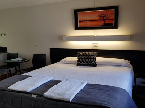 Motel Lodge - Accommodation QLD 2