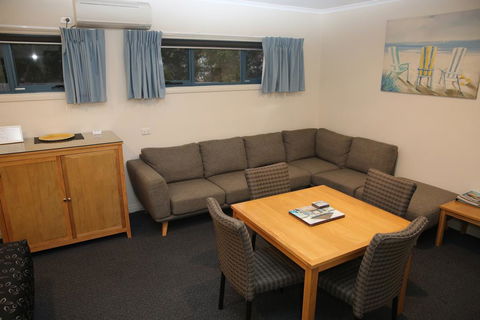 Motel On A'Beckett - Accommodation QLD 2