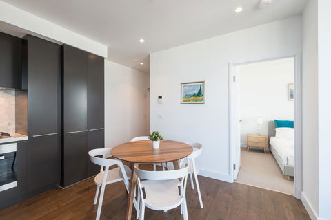 Mountain Park View Luxury 2 Bedroom Apt@Box Hill - Accommodation QLD 3