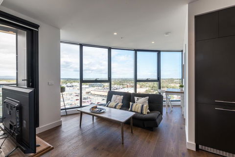 Mountain Park View Luxury 2 Bedroom Apt@Box Hill - Accommodation QLD 1