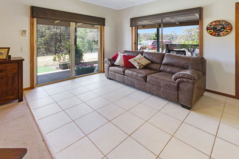 Mt Taylor Country Retreat-15 Minutes To Bairnsdale - Accommodation QLD 2