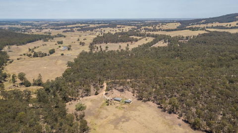 Mt Taylor Country Retreat-15 Minutes To Bairnsdale - Accommodation QLD 3