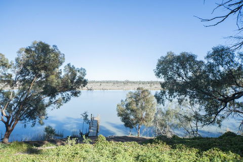 Mundic Waterfront Cottages - Accommodation QLD 2