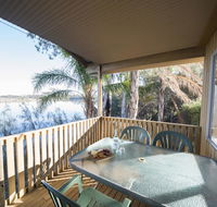 Mundic Waterfront Cottages - Accommodation QLD