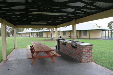 Murray River Resort - Accommodation QLD 2