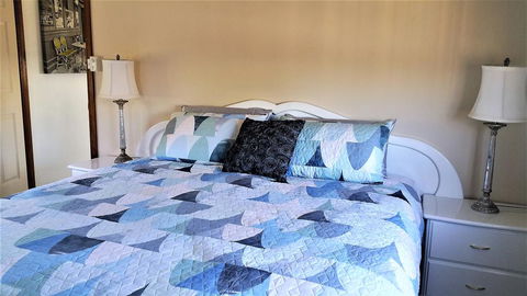 Must Love Dogs B&B & Self Contained Cottage - Accommodation QLD 1