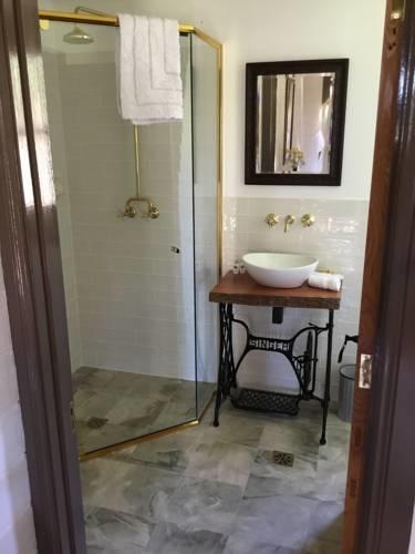 Mutton Falls - Accommodation QLD 3