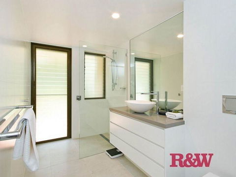 Naousa 5 - Accommodation QLD 3