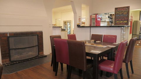 National Hotel Toowoomba - Accommodation QLD 0