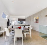 Nautilus 2 Luxury Retreat - Modern beachfront townhouse WiFi water views - Accommodation QLD