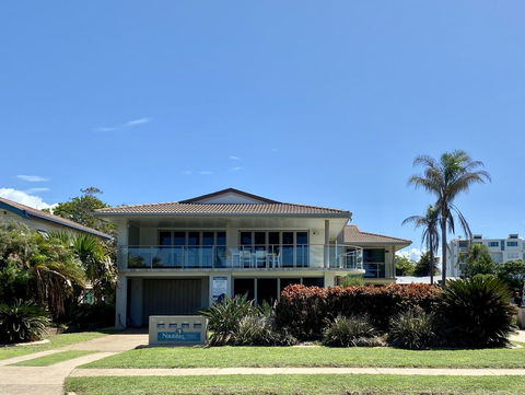 Nautilus Beachside Apartments - Accommodation QLD 0