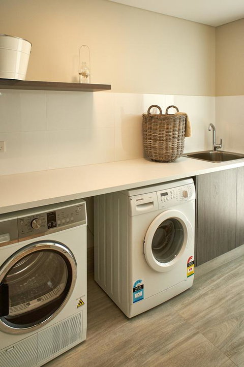 The Urban Beach House - Accommodation QLD 20