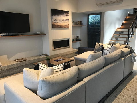 The Urban Beach House - Accommodation QLD 5