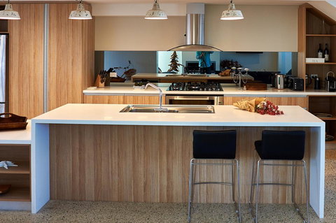 The Urban Beach House - Accommodation QLD 7