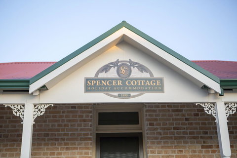 Spencer Cottage - Accommodation QLD 0