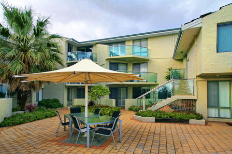 Scarborough Beach Front Resort - Shell Ten - Accommodation QLD 0