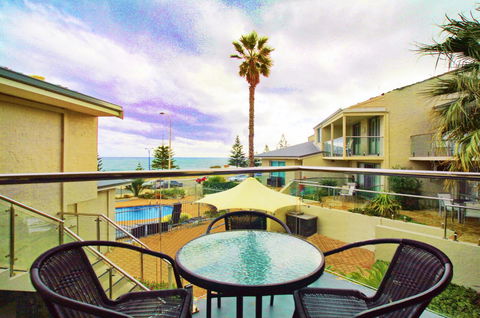 Scarborough Beach Front Resort - Shell Ten - Accommodation QLD 11