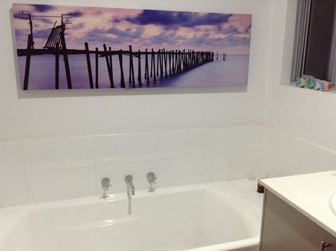 Lakeside Views - Accommodation QLD 3