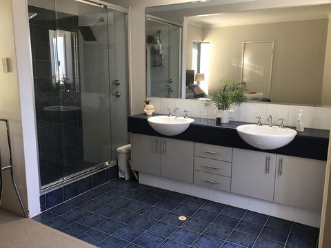 BeachHideaway@Scarborough - Accommodation QLD 6