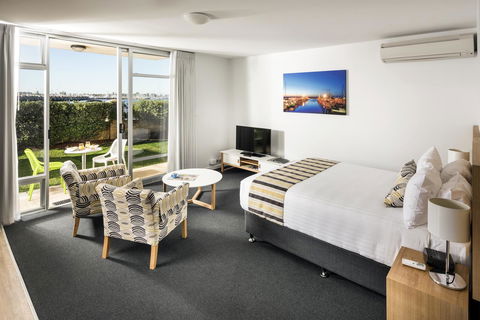 Be. Fremantle - Accommodation QLD 5