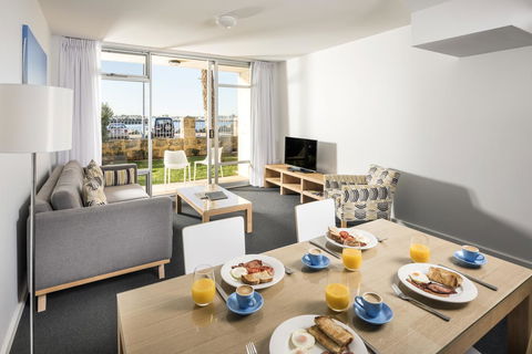 Be. Fremantle - Accommodation QLD 6