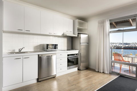 Be. Fremantle - Accommodation QLD 15