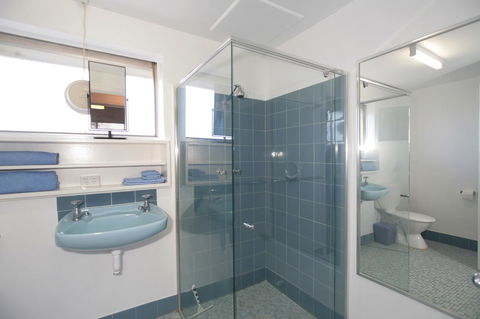 Summer Breeze - Holiday Or Business Apartment - Accommodation QLD 7