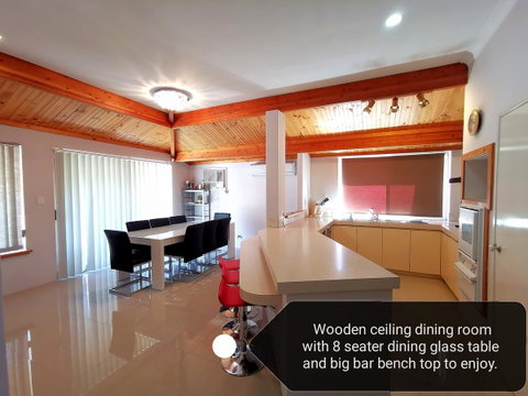 Cosy Easy Access Home Near Perth CBD And Fremantle - Accommodation QLD 11