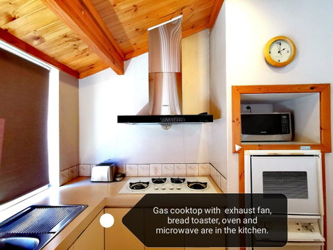 Cosy Easy Access Home Near Perth CBD And Fremantle - Accommodation QLD 10