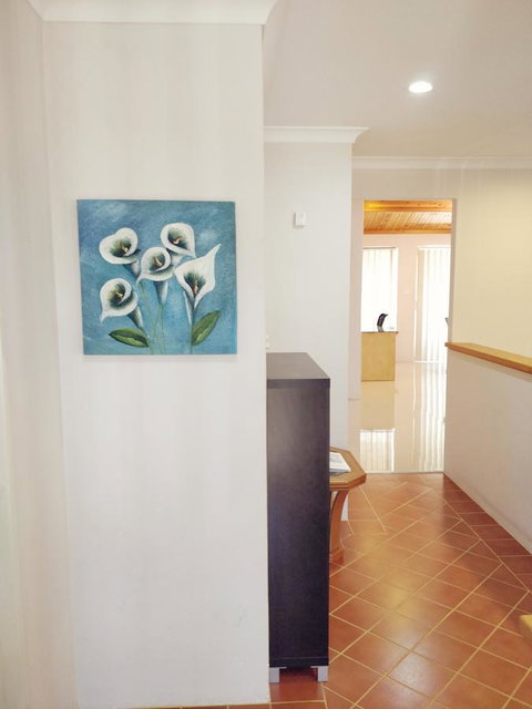 Cosy Easy Access Home Near Perth CBD And Fremantle - Accommodation QLD 0