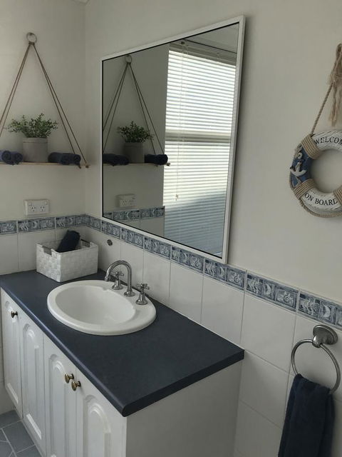 Blue Lake Family Retreat - Accommodation QLD 27