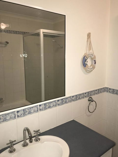 Blue Lake Family Retreat - Accommodation QLD 26