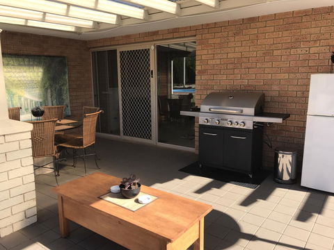 Blue Lake Family Retreat - Accommodation QLD 2