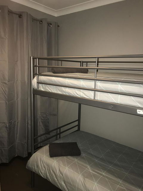 Blue Lake Family Retreat - Accommodation QLD 25