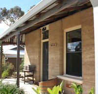 Hotham Ridge Winery and Cottages - Accommodation QLD