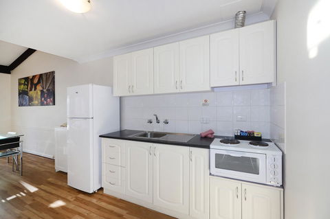 Seashore Memories - Sleeps 3 - Accommodation QLD 8