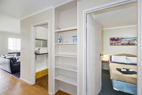 West Beach Lagoon 202 - Quiet & Ground Floor! - Accommodation QLD 10