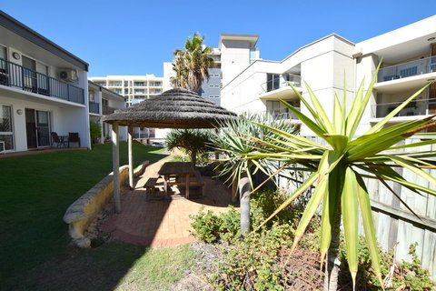 West Beach Lagoon 202 - Quiet & Ground Floor! - Accommodation QLD 15